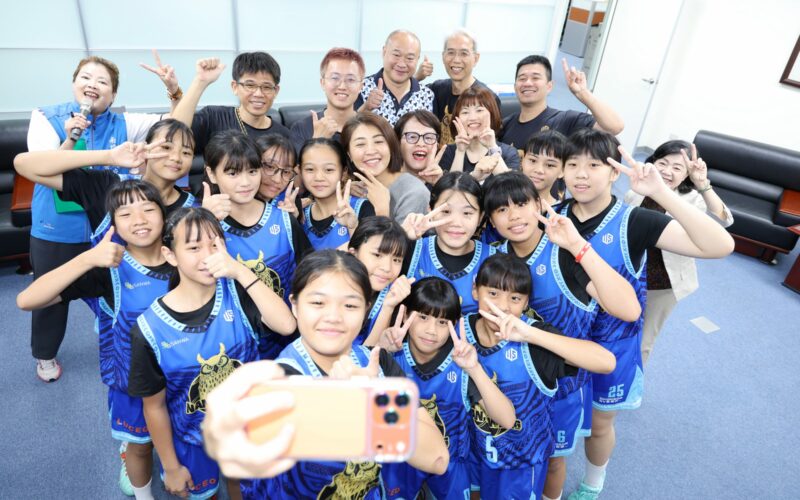 6連勝不敗神話！埔里南光國小女籃捧回EBL首冠 許淑華大讚「五族共和」山城之霸