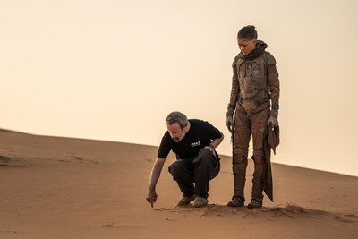 Legendary Entertainment 與 Warner Bros. Pictures 正式發佈《沙丘瀚戰：第三章》預告片及幕後花絮照，展現阿布扎比化身厄拉科斯的壯闊面貌