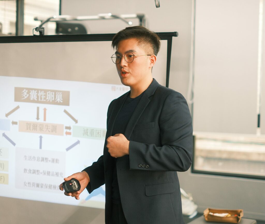 更年期腦霧與體重變化有關嗎？女性平衡醫學如何理解內分泌與代謝訊號 從記憶、情緒到腰圍與生活節律，理解更年期可能出現的跨系統變化