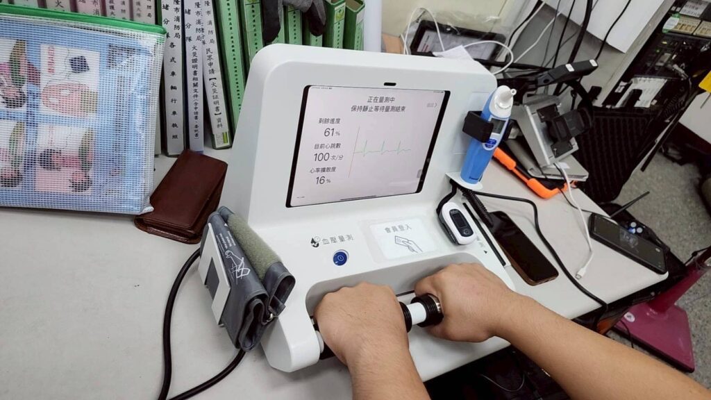 消防員每日自主量測　基隆導入科技預防健康風險