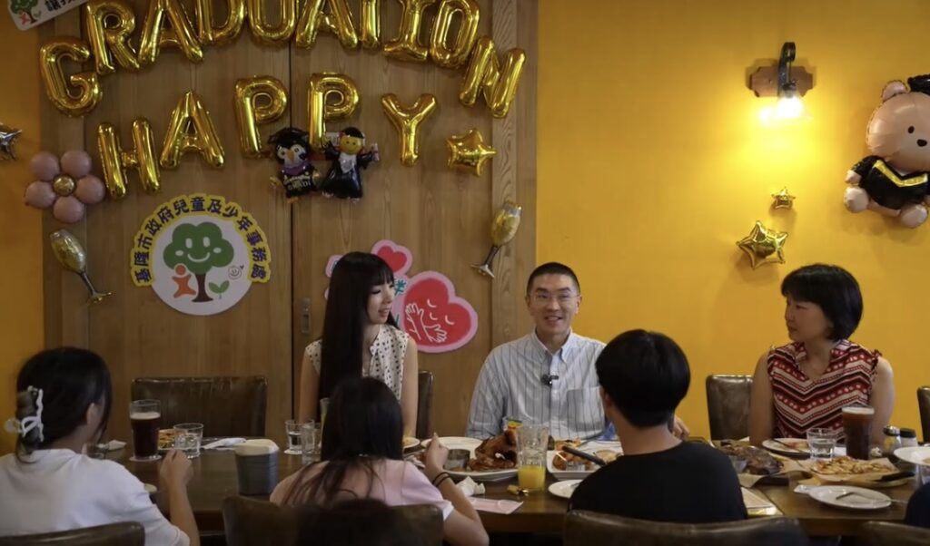 安置兒少畢業祝福餐會　謝國樑勉勵孩子「市府永遠是你們的家」