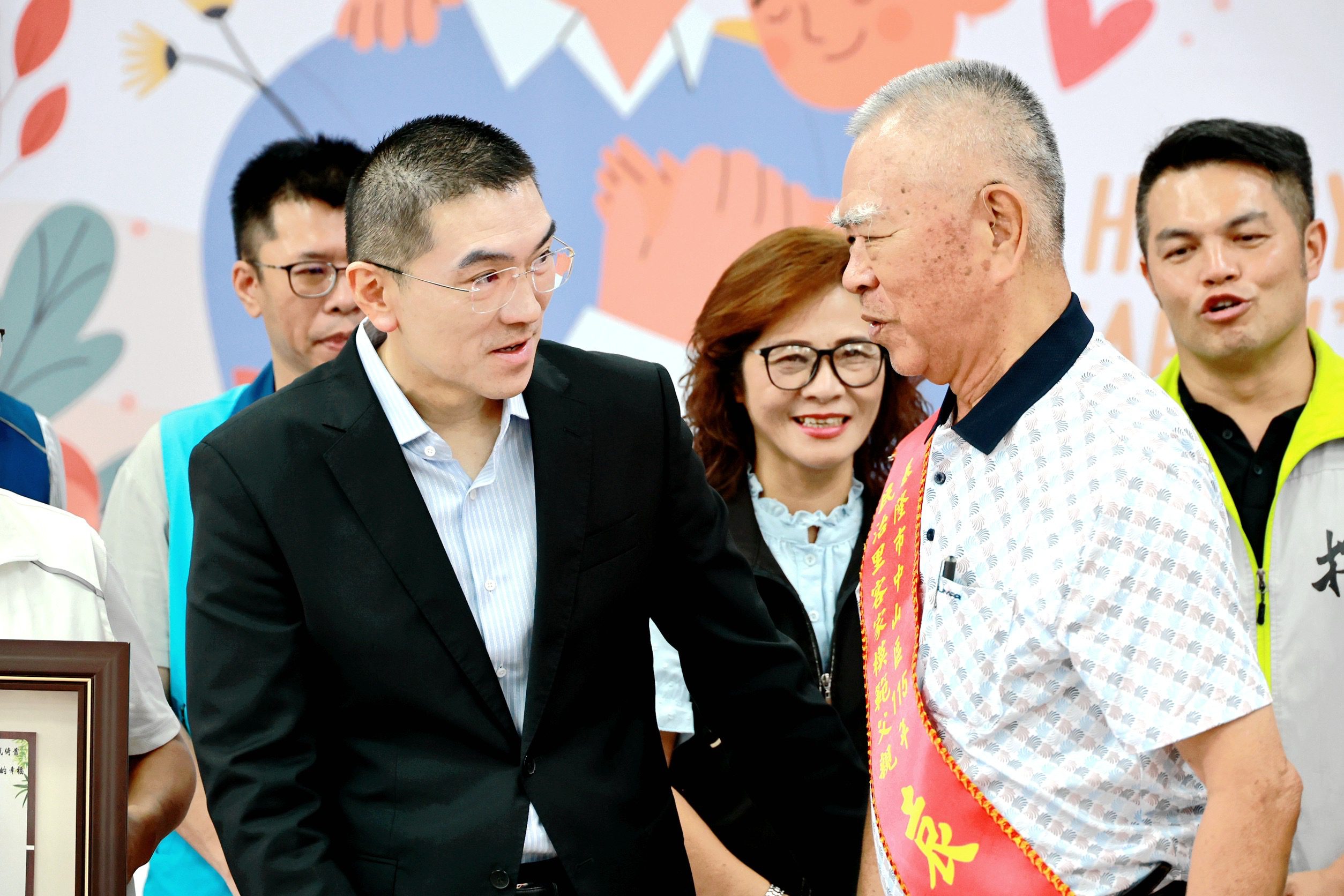 基隆中山區表揚26位模範父親　謝國樑：父親是家庭最堅強後盾