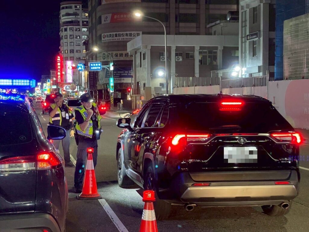 雷霆掃毒駕！嘉警攜保五封城攔檢　一夜查獲毒駕、3通緝犯