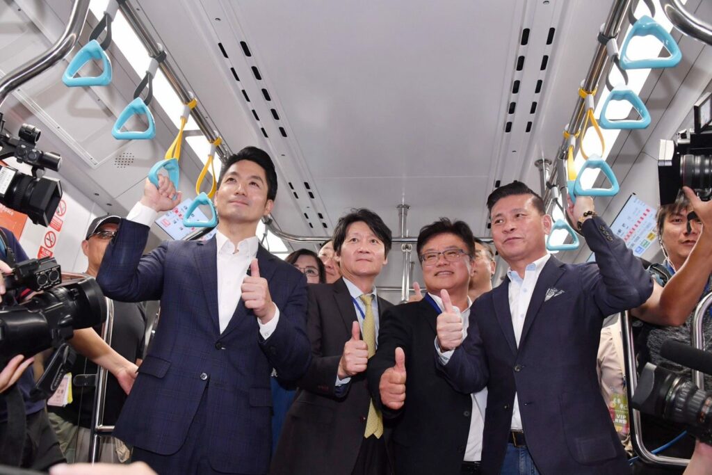 北捷通車30週年迎新里程碑　蔣萬安開箱新捷運列車