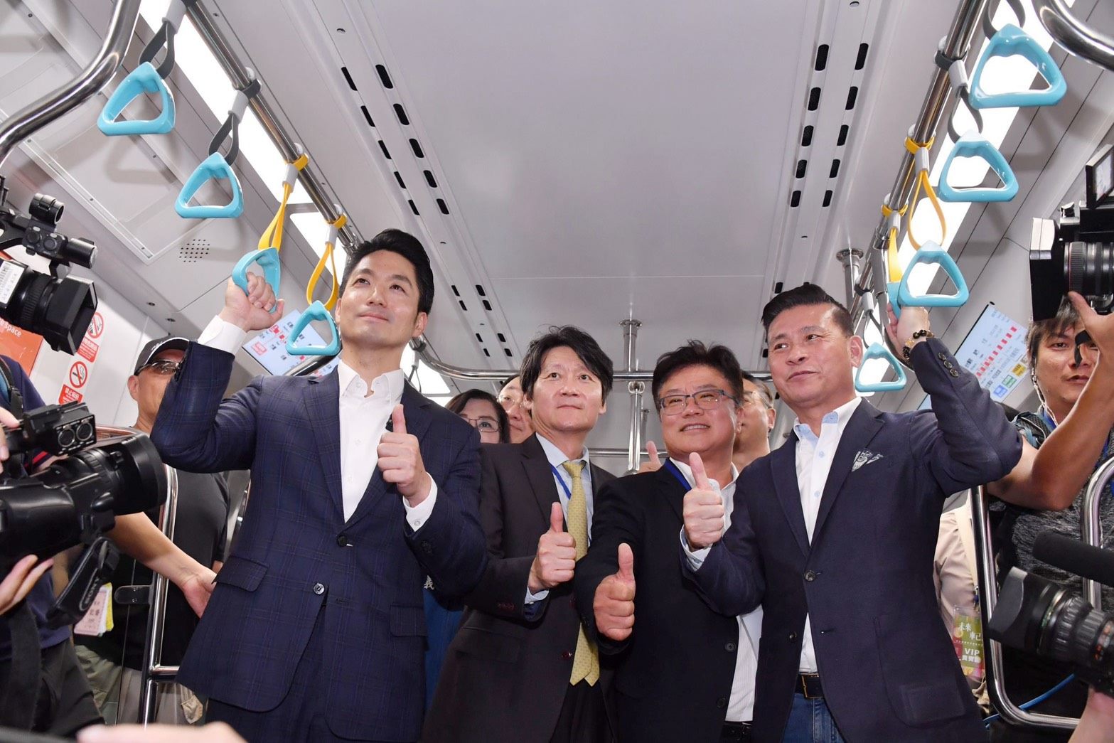 北捷通車30週年迎新里程碑　蔣萬安開箱新捷運列車