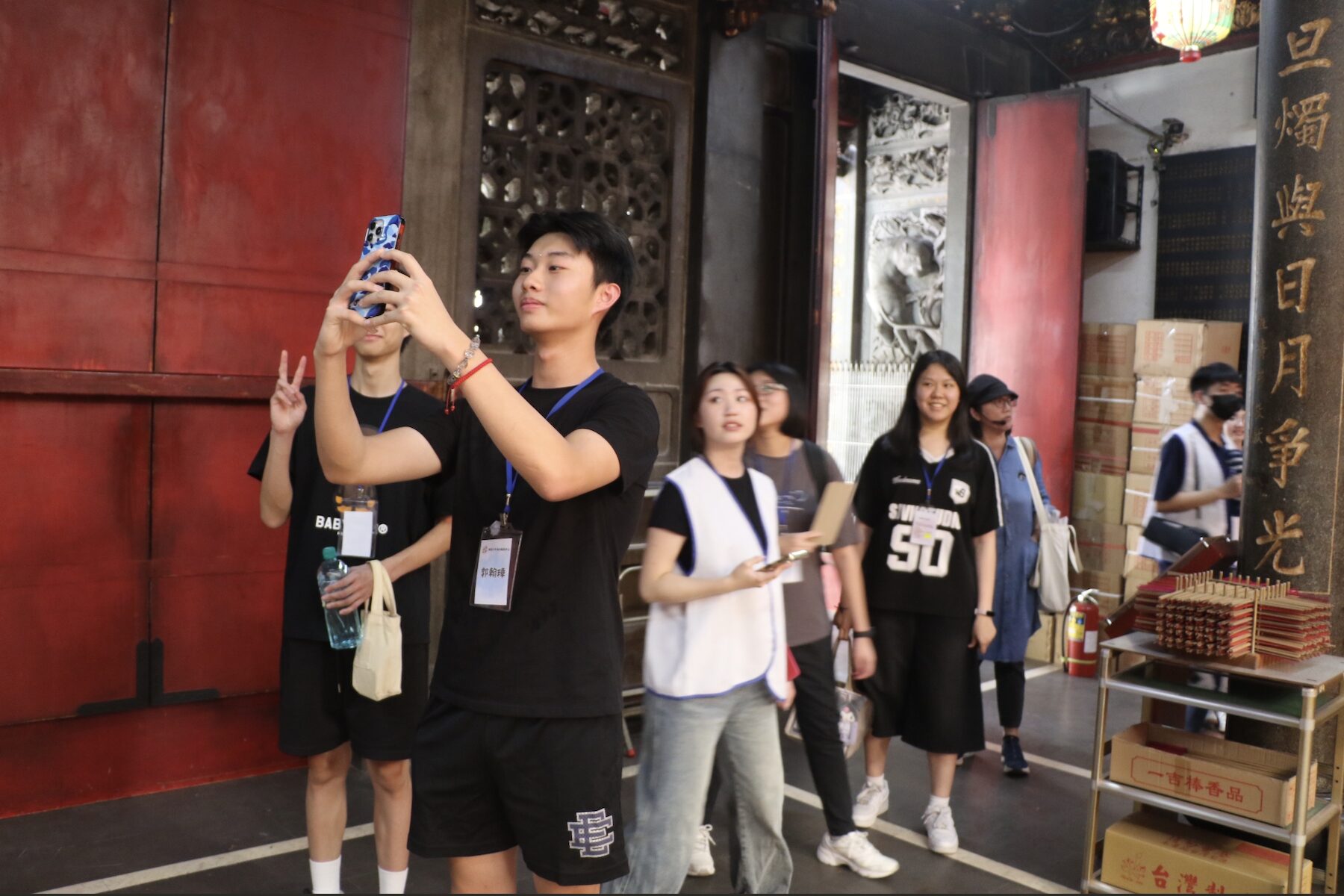 新莊少年福利中心推動暑期文化走讀 邀請講師王惠靜帶領學子探索老街