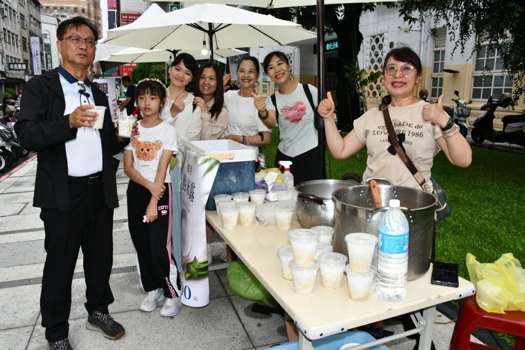彰化新生活咖啡市集X新住民子女拔尖獎學金表揚