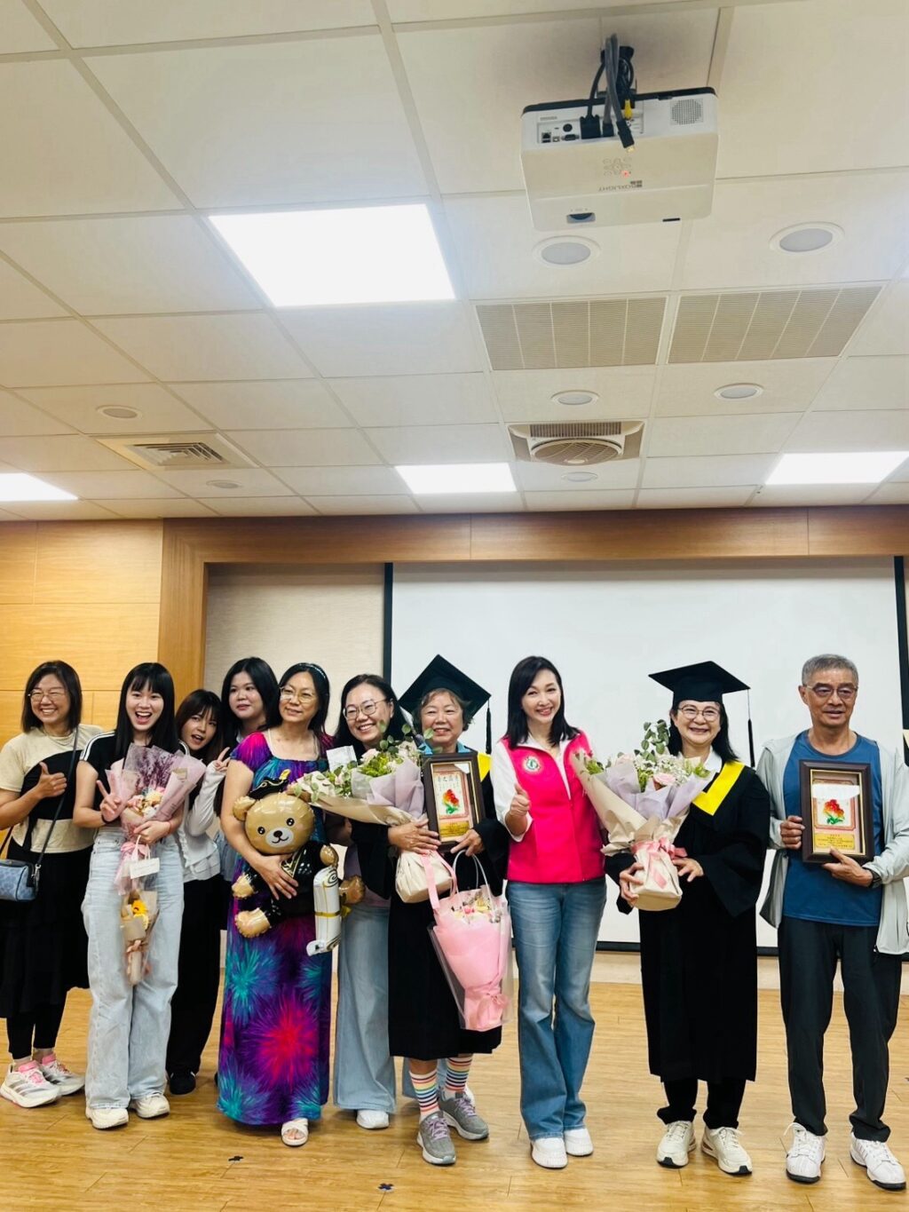 林園大寮議員李雨庭的日常｜百花耆放，精彩綻放