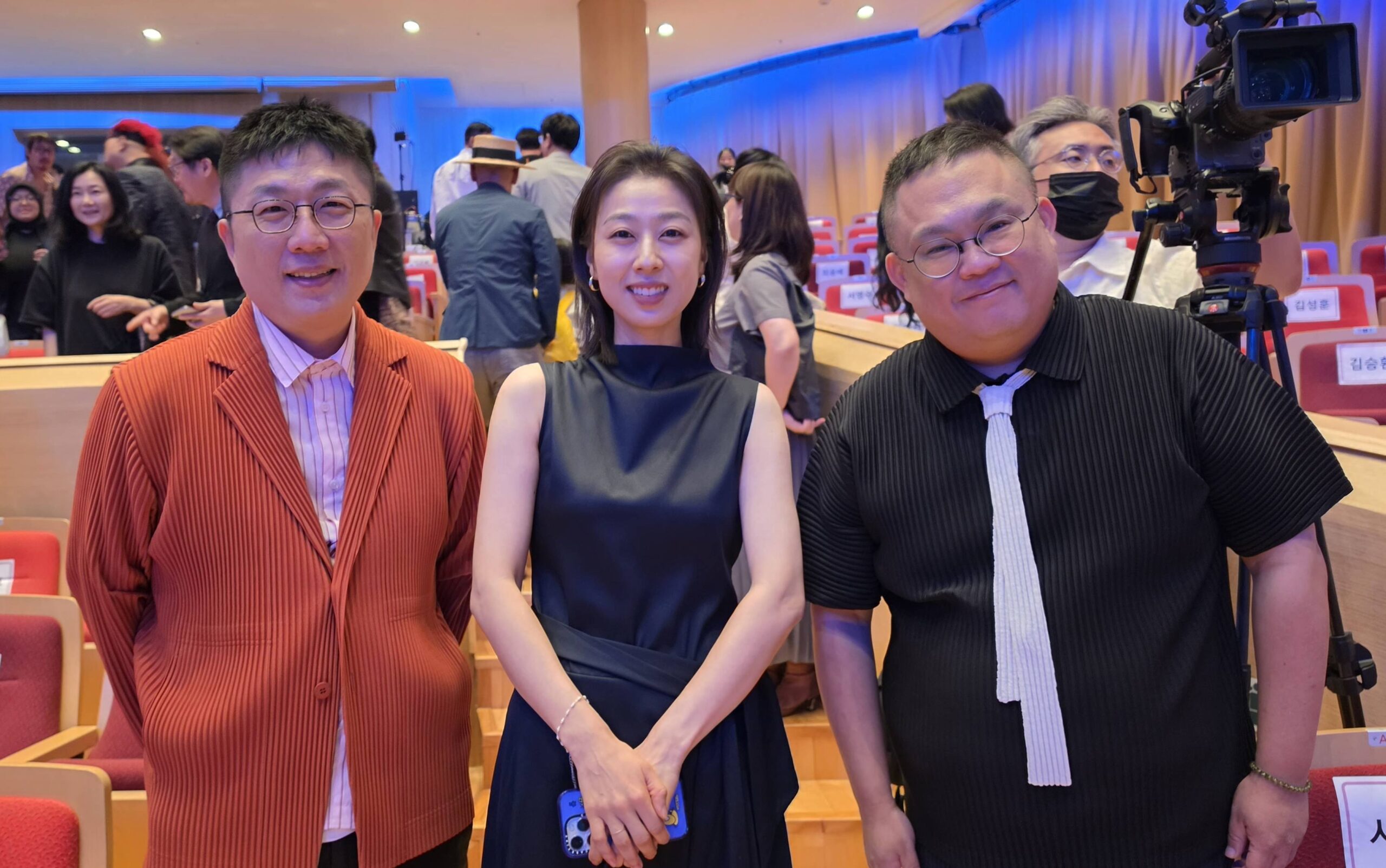 《陽光女子合唱團》編導相隔10年重返富川影展　驚喜巧遇《鐵拳教育》朴智妍！