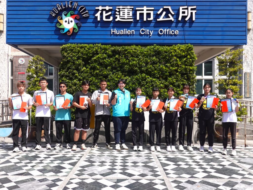 全國賽事績優選手為縣爭光　接受魏嘉彥表揚獎勵