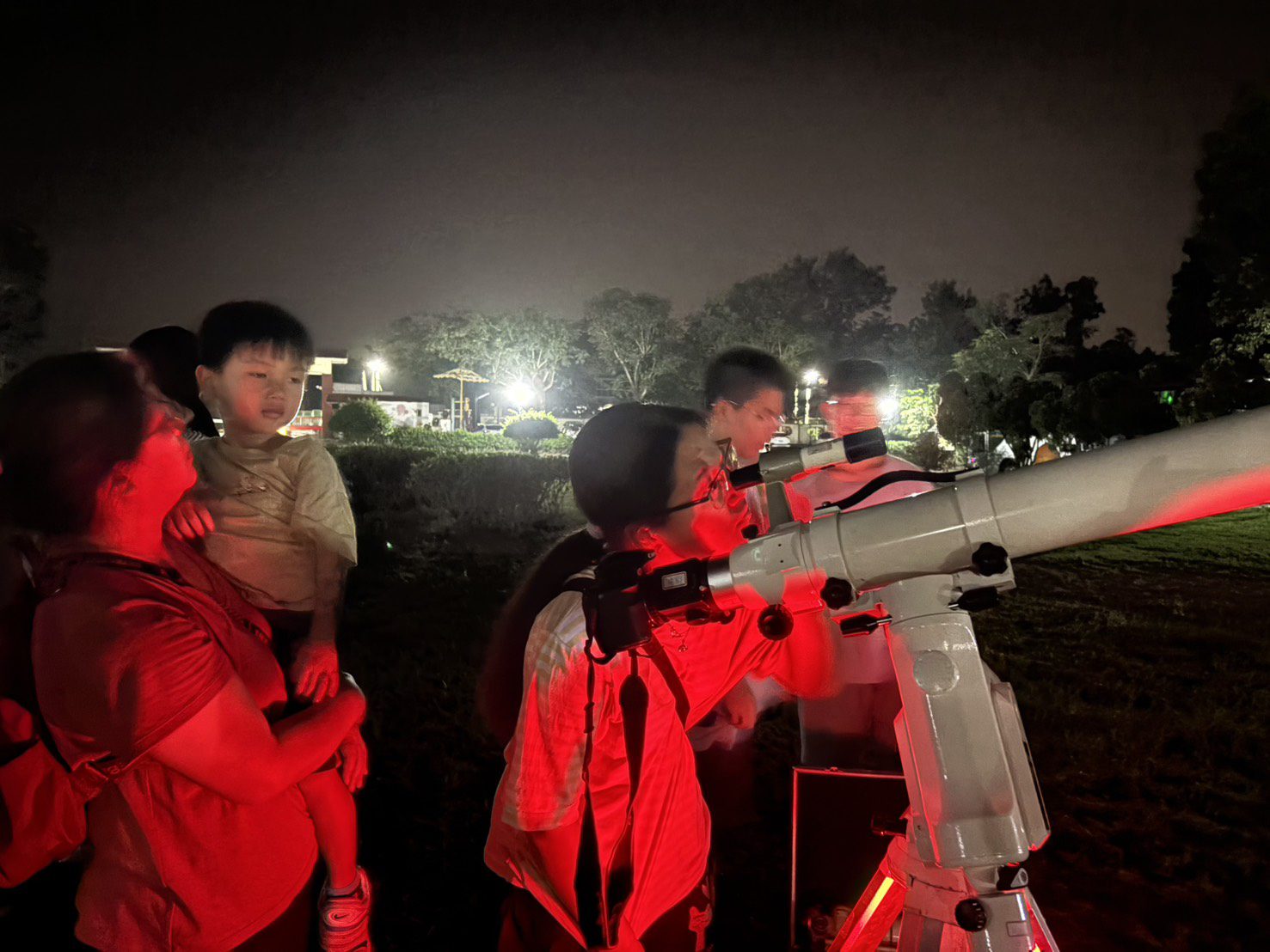 產官學社攜手打造暗空新亮點　南台灣追星熱潮登場