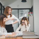 自尊心正在被摧毀？快避開這4個可怕壞習慣