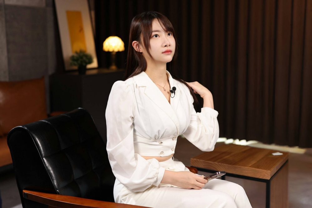 最性感的Ai女工程師李婷婷  加入藝林國際育樂   開啟其斜槓的演藝之路