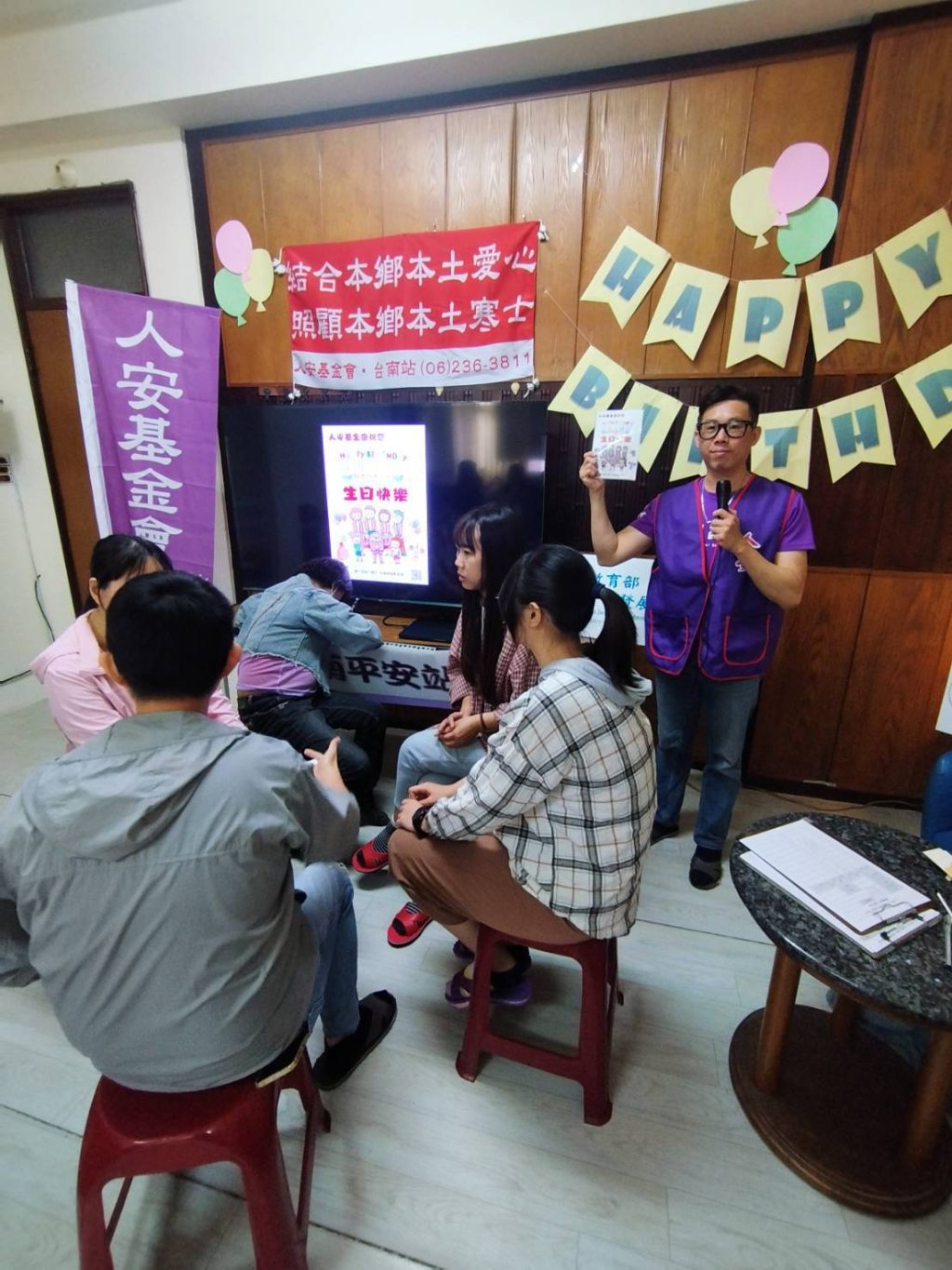 人安台南站舉辦暖心慶生會 送暖單親媽與弱勢童