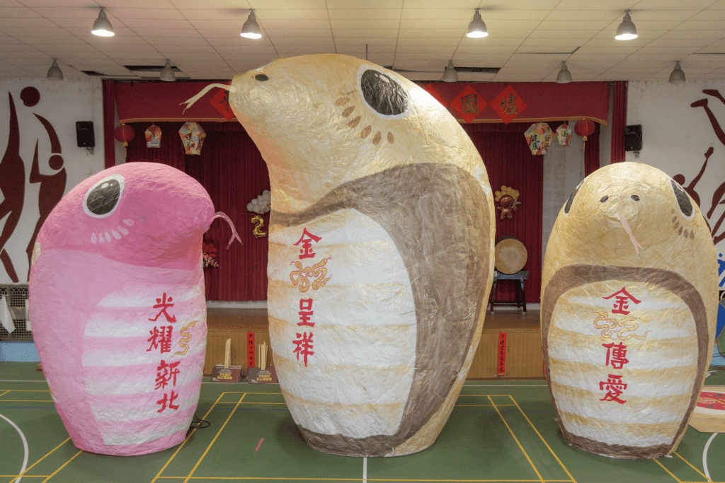 2025平溪天燈節璀璨登場     20呎金蛇主燈迎新春、12呎雙心燈浪漫亮相