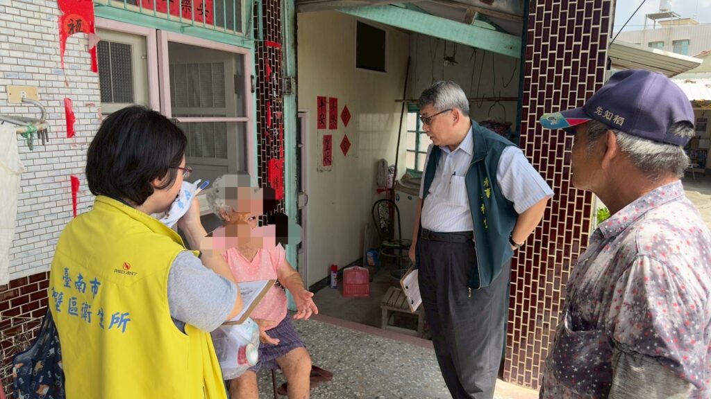市府參事深入後壁　關懷丹娜絲風災後獨居長者