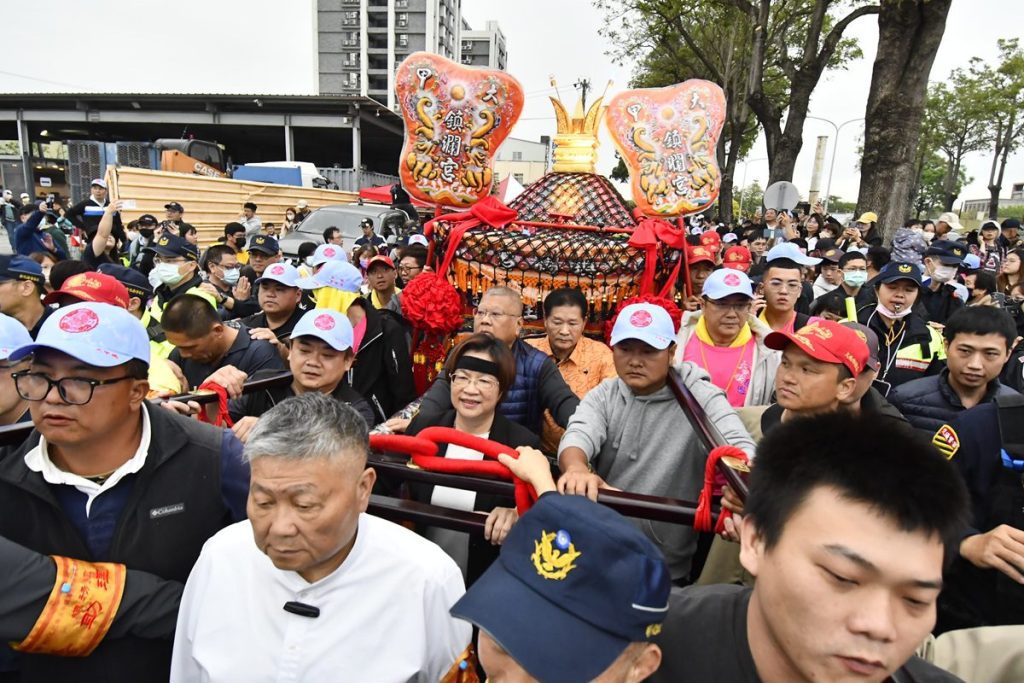 大甲媽遶境進香抵彰化  縣長王惠美接駕 祈求賜福彰化