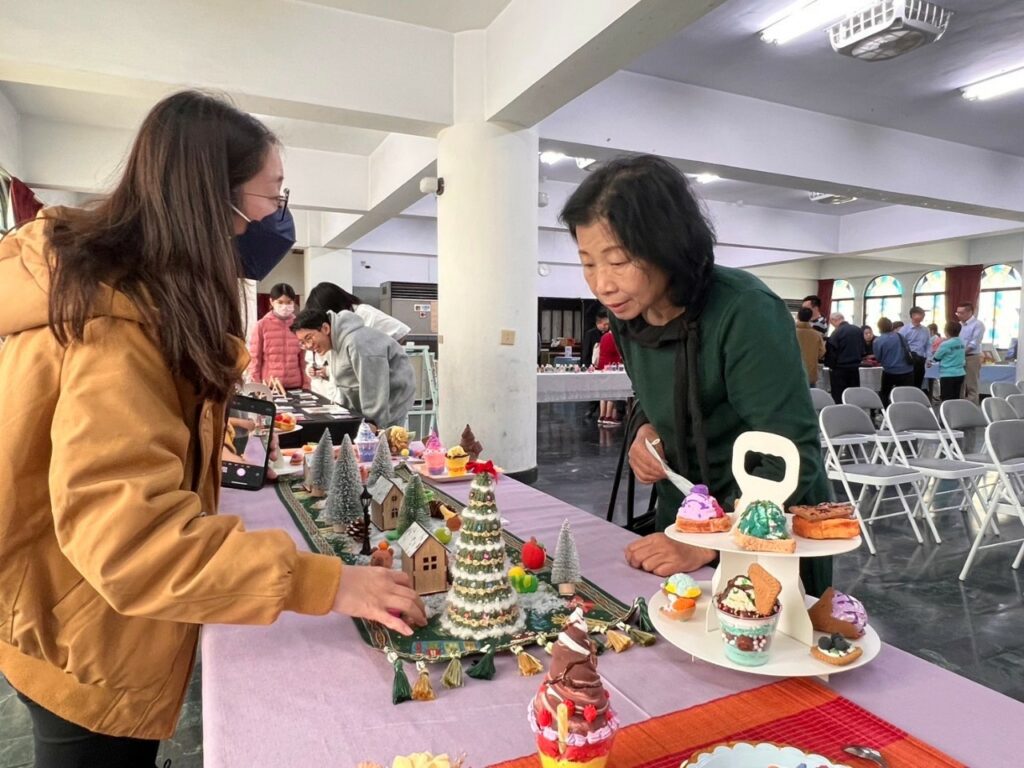 113年度華遠職涯探索作品展　「等待．被看見」