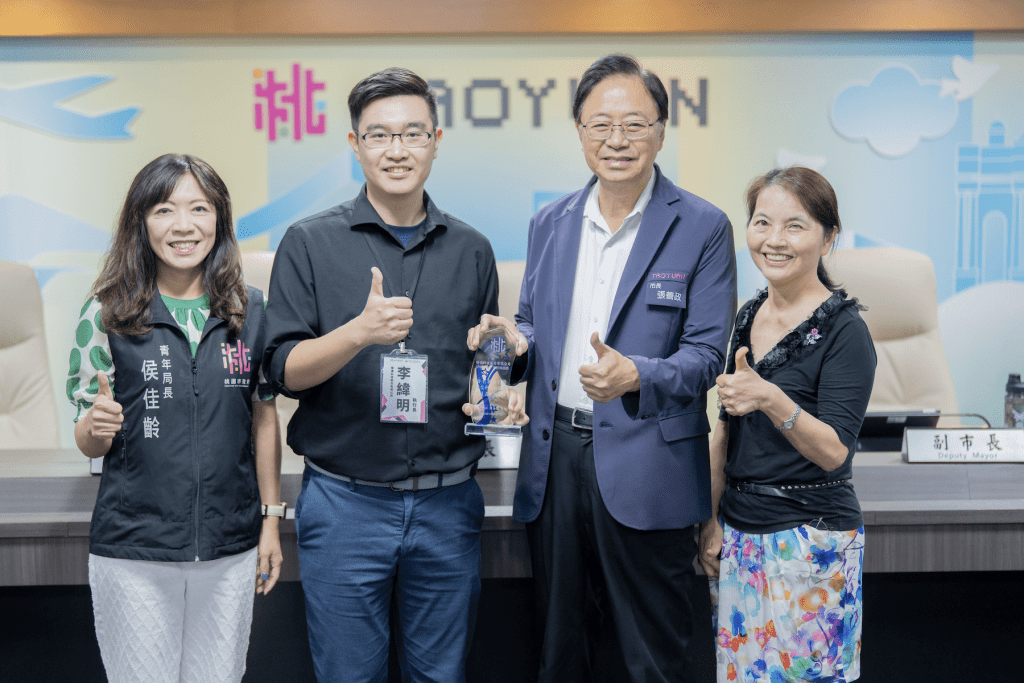 桃園新創櫛構科技獲創新商務獎     張善政讚青年局輔導有成     樹立新創典範