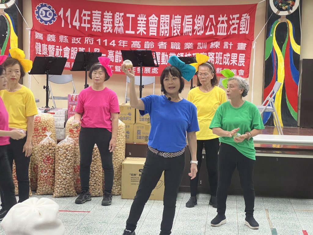 高齡健康促進職訓班成果展  中高齡再就業活化人生