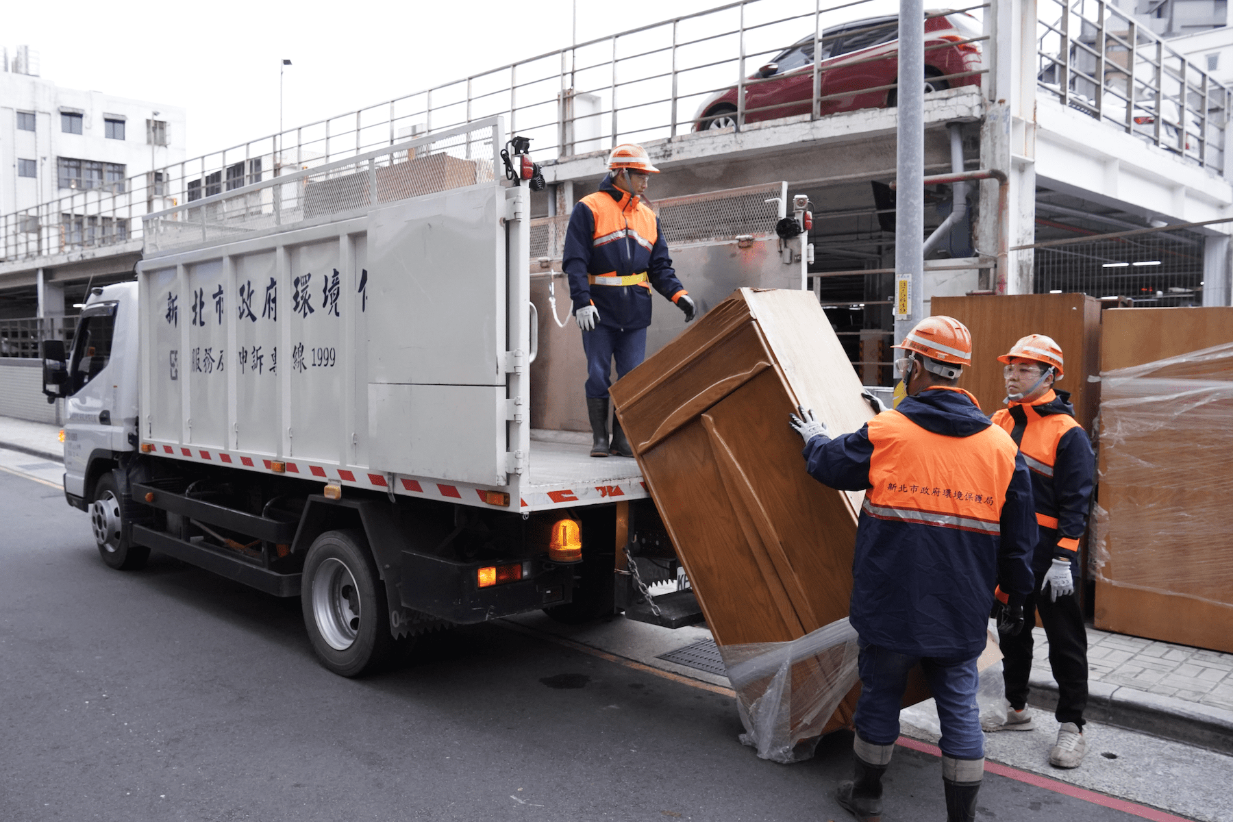 家戶除舊佈新     市場也要「減塑」     侯友宜推廣不塑行動迎新年