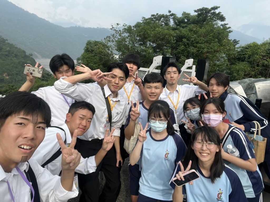 雙語領航接軌國際   跨國交流讓學生走向世界