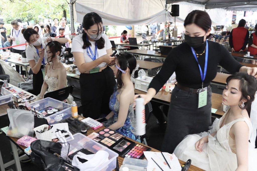 美髮工藝跨界競技　國際美學公開賽西門町較