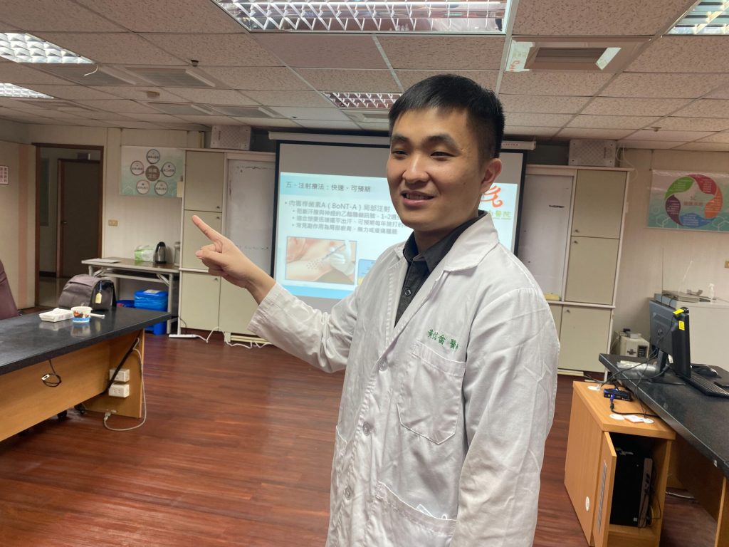衛福部台南醫院皮膚科主治醫師黃信畬分享5招改善腋下多汗與狐臭
