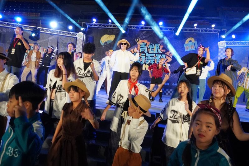 屏東青銀街舞祭8至80歲共舞　展現跨世代能量