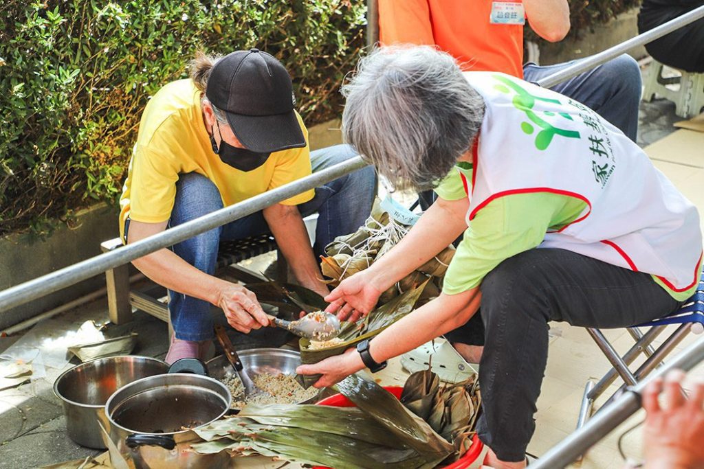 嘉義家扶包粽立蛋慶端午　弱勢家庭享受過節氣氛