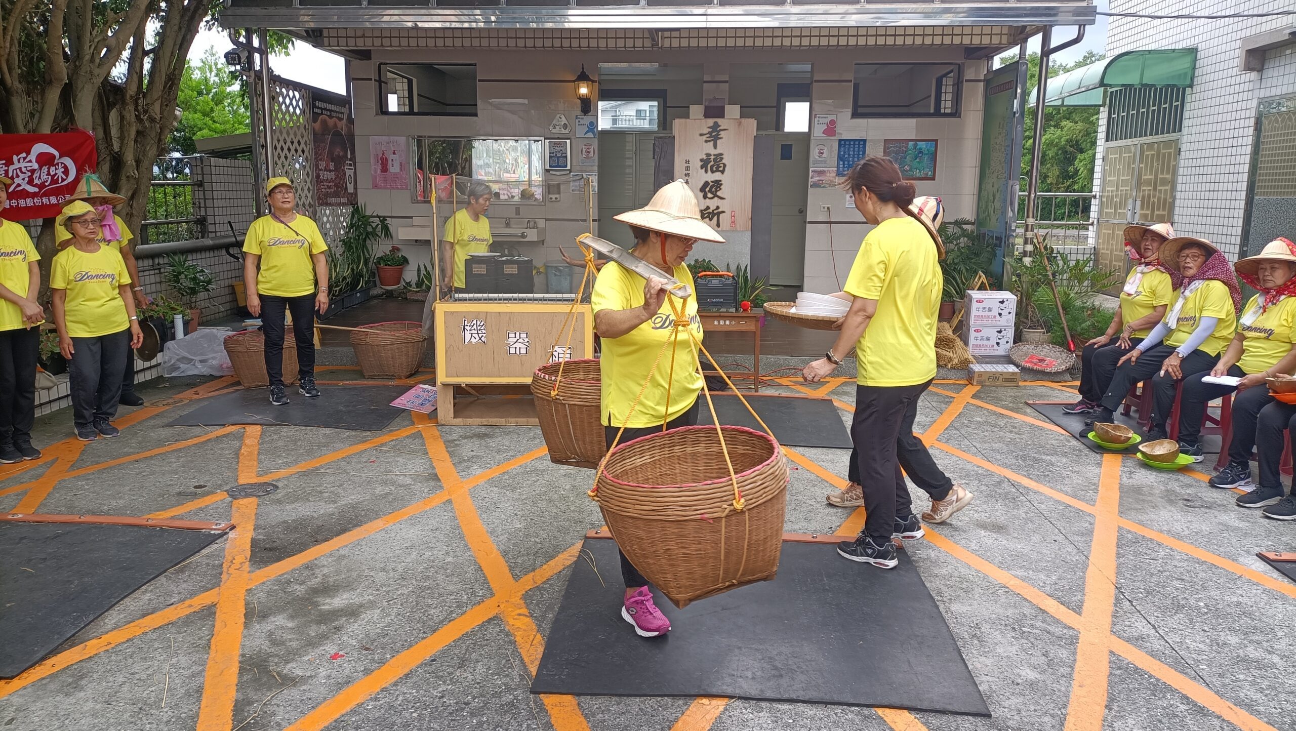 影音/感謝加壯圍油站長期關懷老人弱勢 美福社區表演化冬重現古早溫情