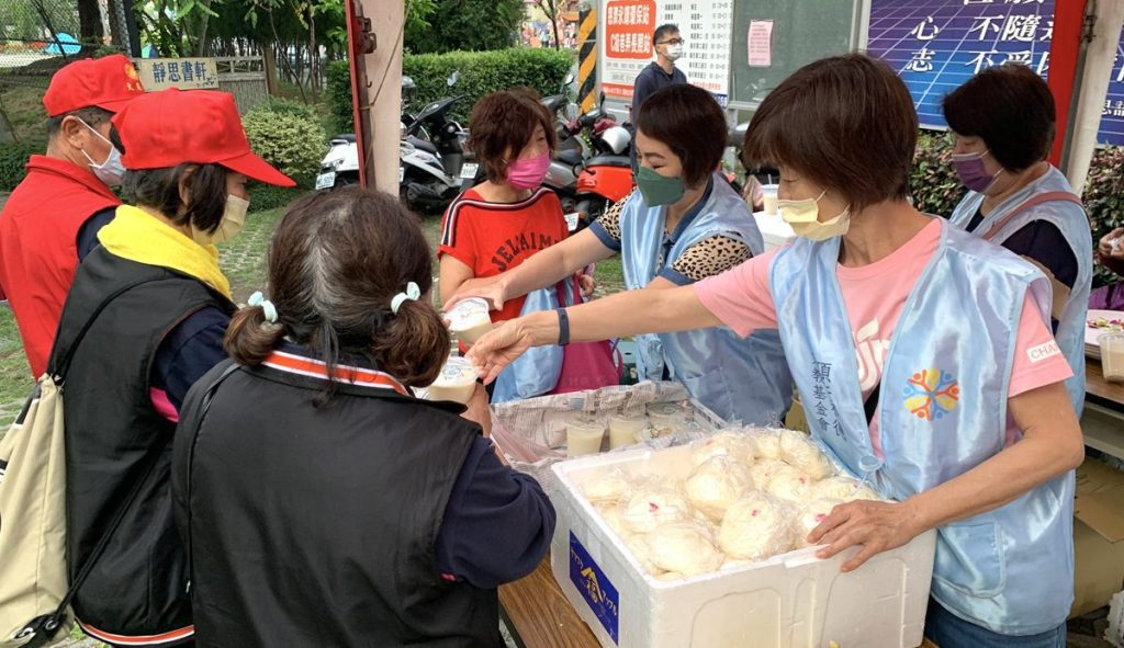 永靖喜迎大甲媽遶境　鄉親設點心站相迎 重現農村奉茶好客精神