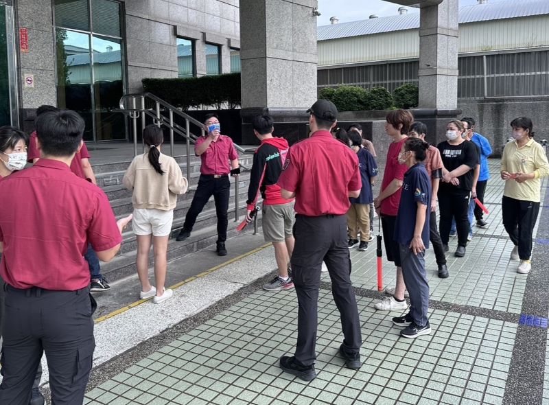 美濃消防隊攜手旅館宿舍消防編組演練　提升自主火災應變能力