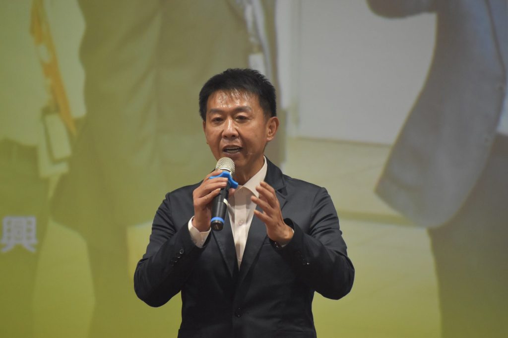 教師節連假跑基層　許智傑美濃左營雙開講展現跨陣營實力