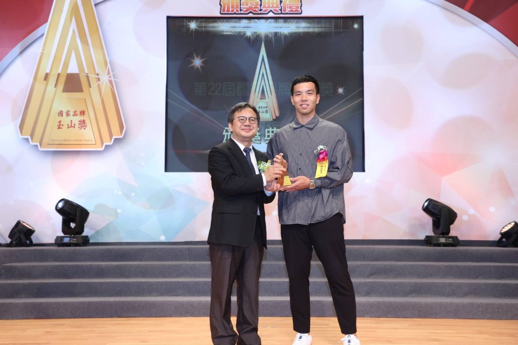 蕭副總統親臨　綠綠好日獲國家品牌玉山獎殊榮　展現家電耗材品牌之卓越實力