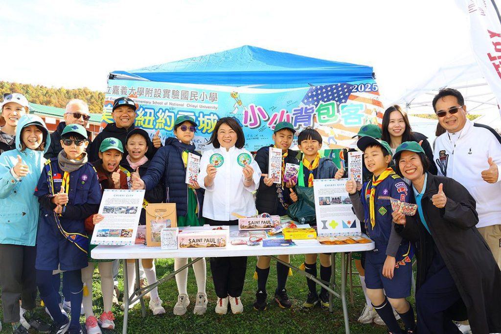 黃敏惠率隊參與拉法葉蘋果節　大讚嘉大附小童軍是「小小外交官」