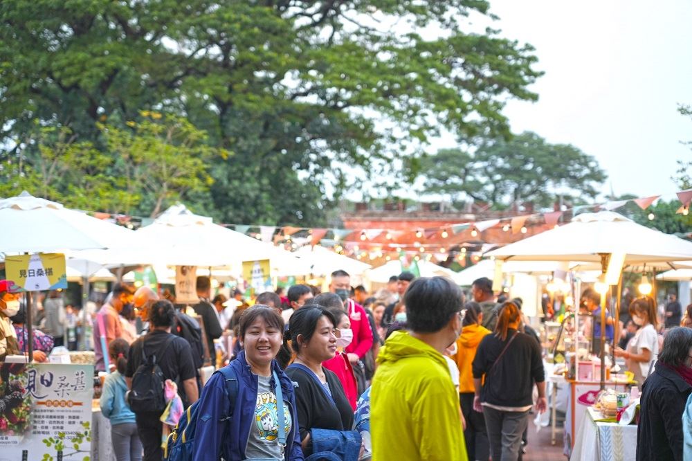 夏日限定特調　小屏友數位冒險市集