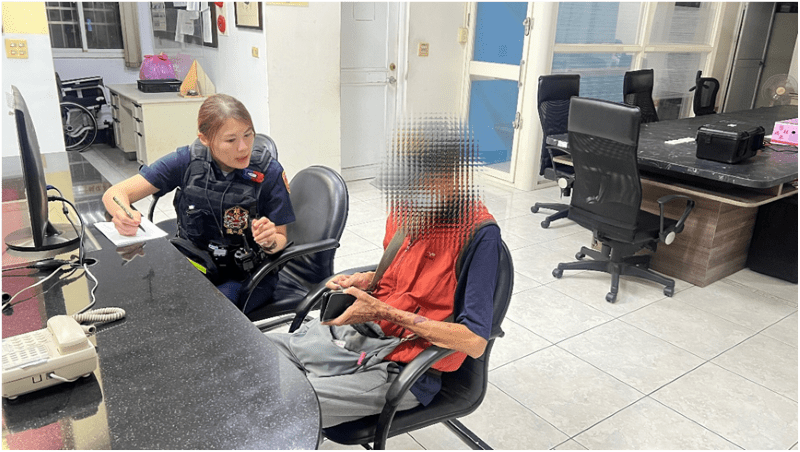 提款卡遭機器回收　內埔警耐心協助