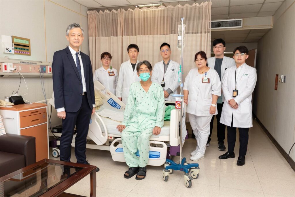 高雄長庚兩階段活體肝移植‧台灣新曙光　助肝臟體積過小之捐贈者能捐肝救家人
