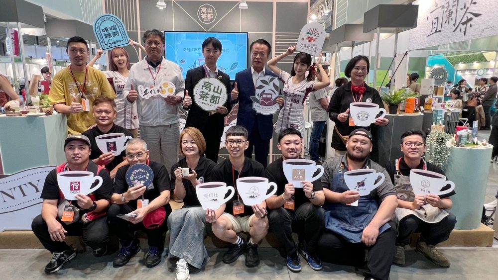 五星縣長翁章梁化身代言人   啡嚐嘉義X高山茶都跨界登場