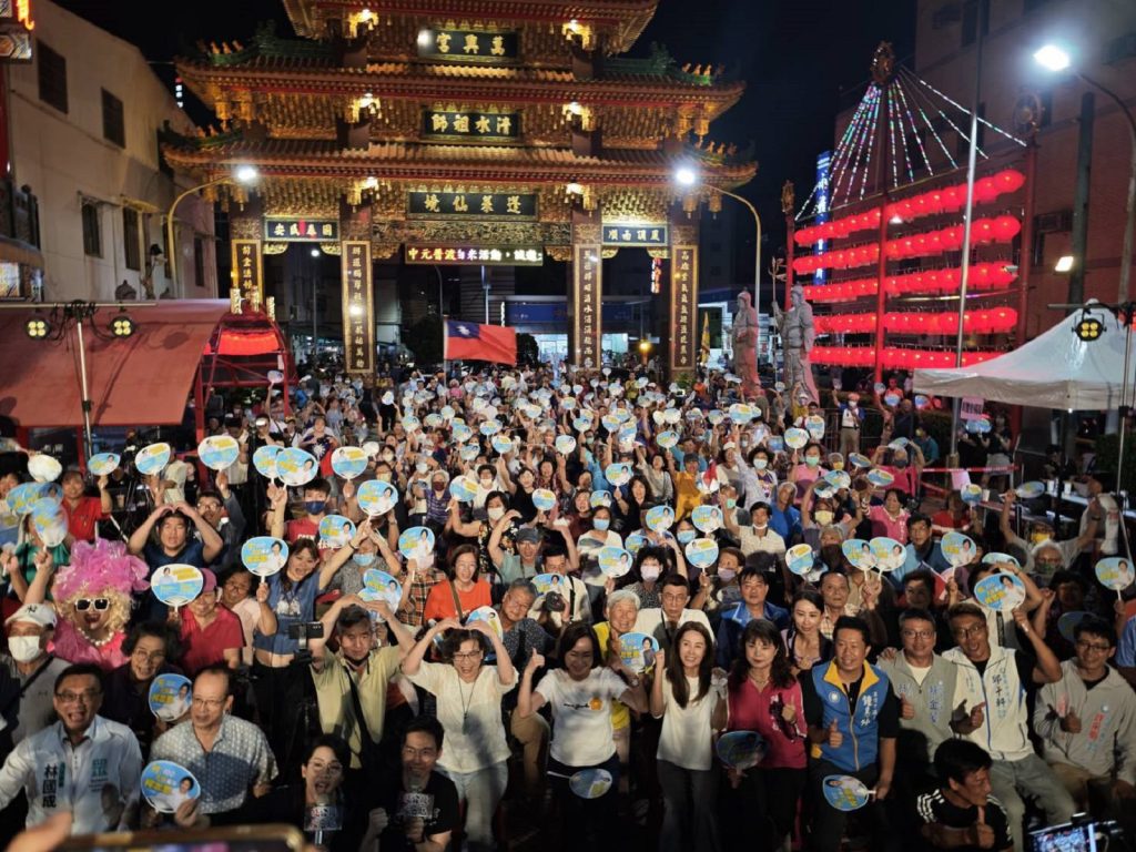 823「挺公投、反惡罷」 藍白合流齊聚高雄宣講