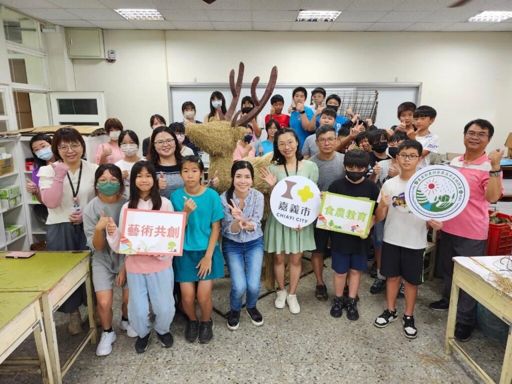 玉山國中食農創作暑期營　師生攜手完成大型裝置藝術創作