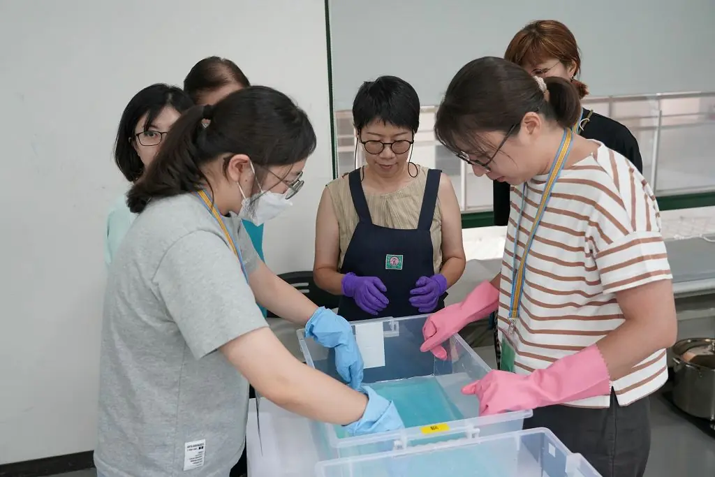 臺中纖博館尋色大里體驗植物染　揭開大自然的色彩魔法