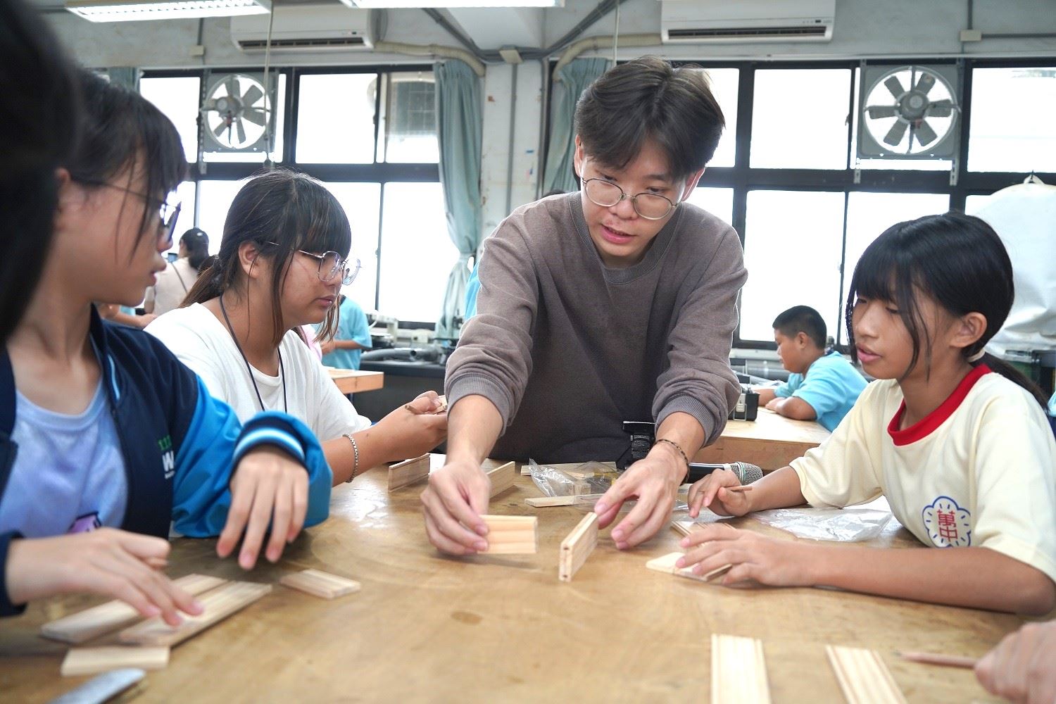 企業合作推動「國中技藝教育扎根計畫」 屏縣府結合在地產業適性發展