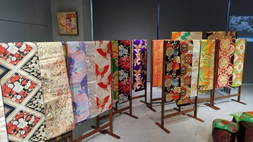 銀髮族協會攜手文化總會　和服腰帶展打造藝術傳承與公益新風貌