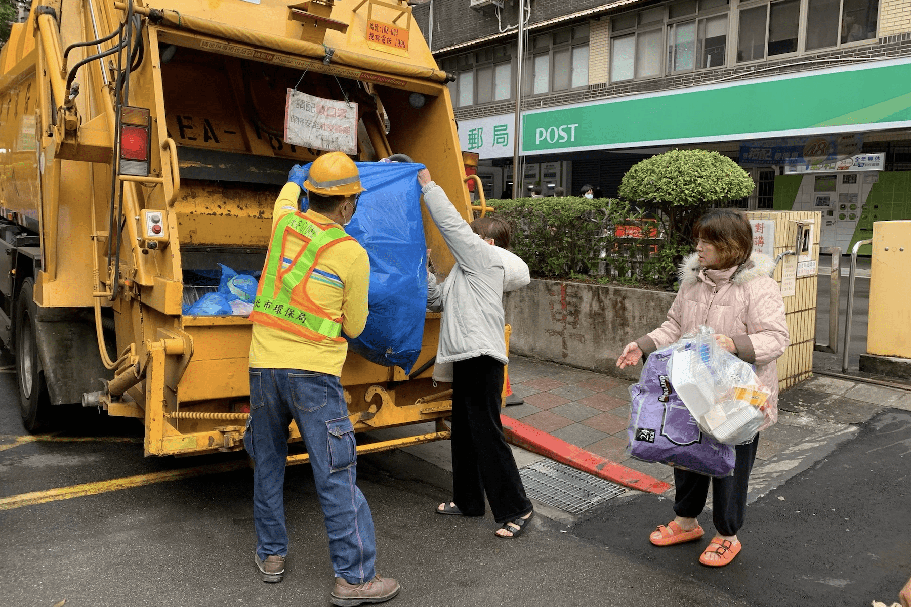 受颱風影響連續兩天未收運垃圾     新北恢復垃圾收運