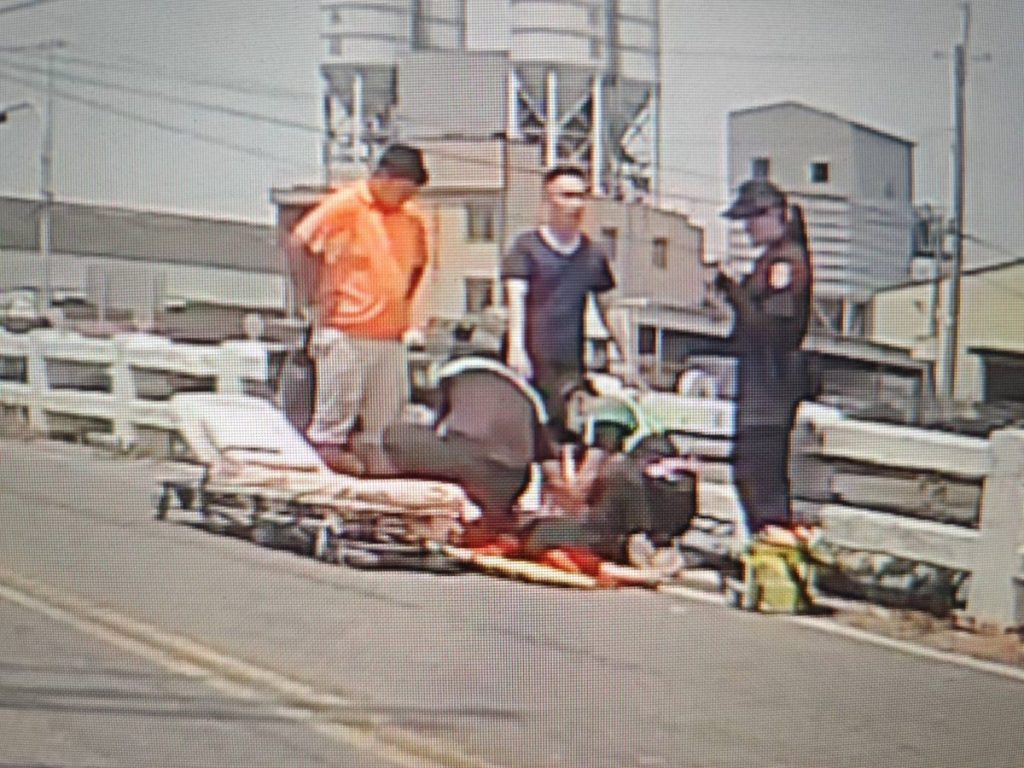 生死關鍵1分鐘   下班大城警員CPR救回婦人一命