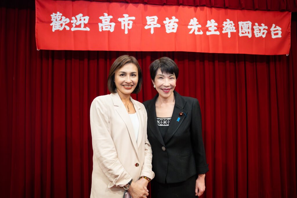 「日本可望迎來首位女性首相　邱議瑩發高市早苗合照祝賀：全力促進台日友好」