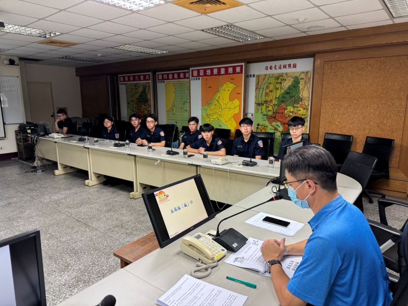 東港分局熱迎警專實習生　分局長期勉用心學習