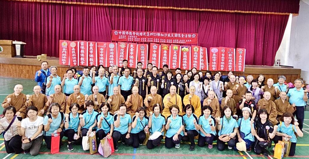 同體大悲化行動共發放2,500份慰助金、捐助學校與古剎　佛教界以慈悲撫慰災後創痛